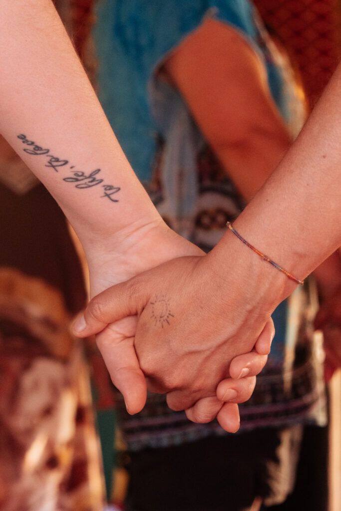 Retraite intergénérationnelle désert Maroc : le témoignage de ma maman sur Graine d'Human 5 Connexion et lien humain lors des ateliers de la retraite initiatique Graine d'Human dans le désert du Maroc