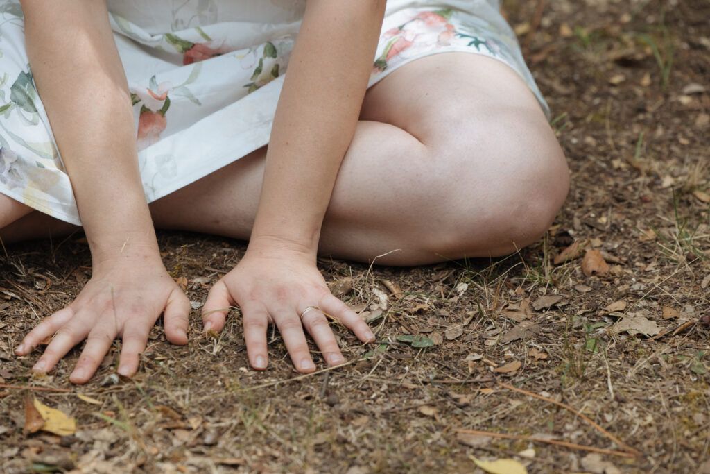 Filles et Fils de la Terre — retraite holistique dans le Var : pourquoi cette année plus que jamais 12 Ancrage et reconnexion à la terre lors de la retraite holistique dans le Var